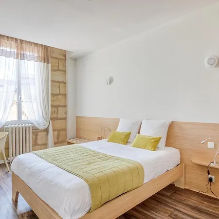 Logis - Des Voyageurs Hotel