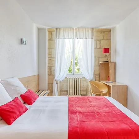 Logis - Des Voyageurs Hotel