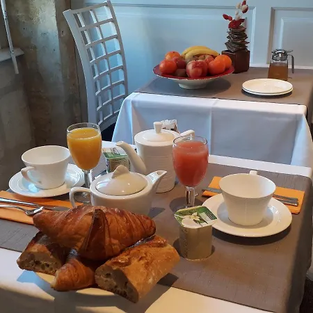 Logis - Des Voyageurs Hotel 2*