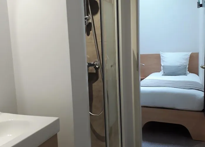 Des Voyageurs Centre Bastide 2*