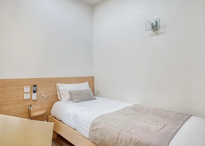 Logis Hotel - Hotel Des Voyageurs 보르도