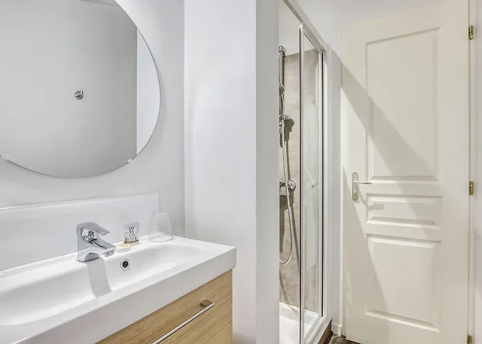 Hotel Des Voyageurs Centre Bastide Bordeaux