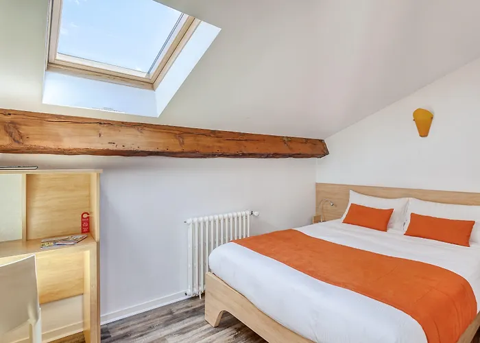 호텔 Logis Hotel - Hotel Des Voyageurs
