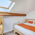 ホテル Logis Hotel - Hotel Des Voyageurs