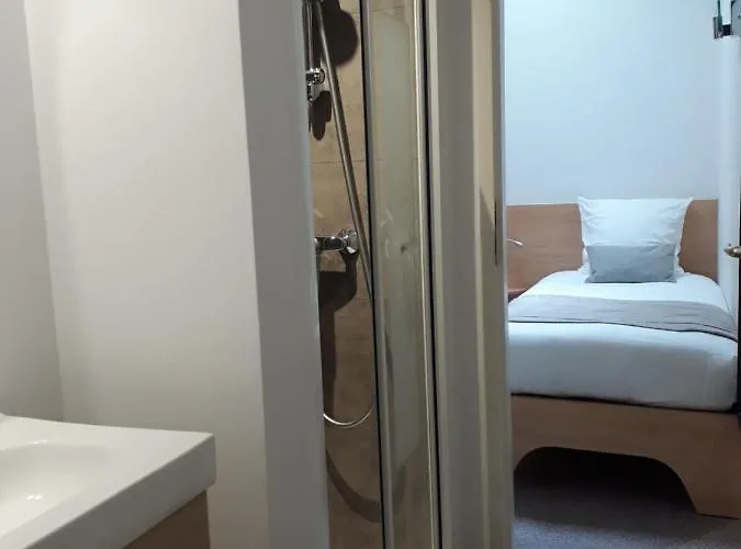 Hôtel des Voyageurs Centre Bastide Hotel Bordeaux